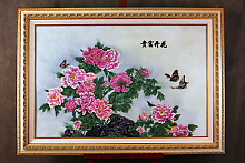 Картина из каменной крошки с розовыми цветами в двойной раме