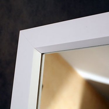 Прямоугольное зеркало в современном белом деревянном багете производства Италия