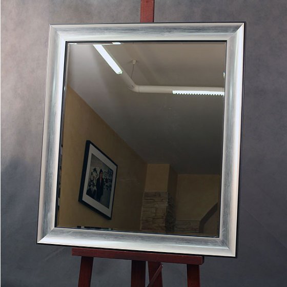 Прямоугольное зеркало в серебряной багетной раме