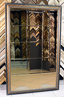 Панно из зеркал в деревянном багете