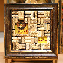 Оформление коллекции винных пробок в багетную раму