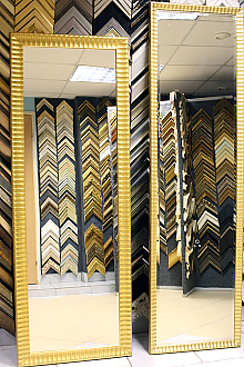 Два зеркала в золотом багете