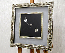 Антикварные часы в двойной раме с паспарту под стеклом