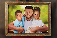 Портрет по фото отца с двумя детьми маслом в раме