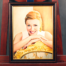 Портрет улыбающейся женщины маслом в раме