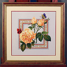 Вышивка с розами в багетной раме с двойным паспарту