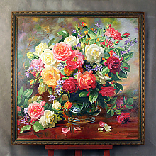 Современный цветочный натюрморт в деревянной раме с ручным золочением