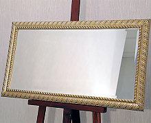 Серебряное зеркало в состаренном золотом багете