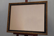 Бронзовое зеркало в деревянном багете