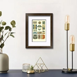 «Emailmalerei 2» в интерьере комнаты с золотыми деталями