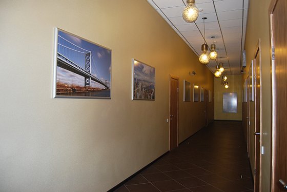 картины в рамах для оформления офиса